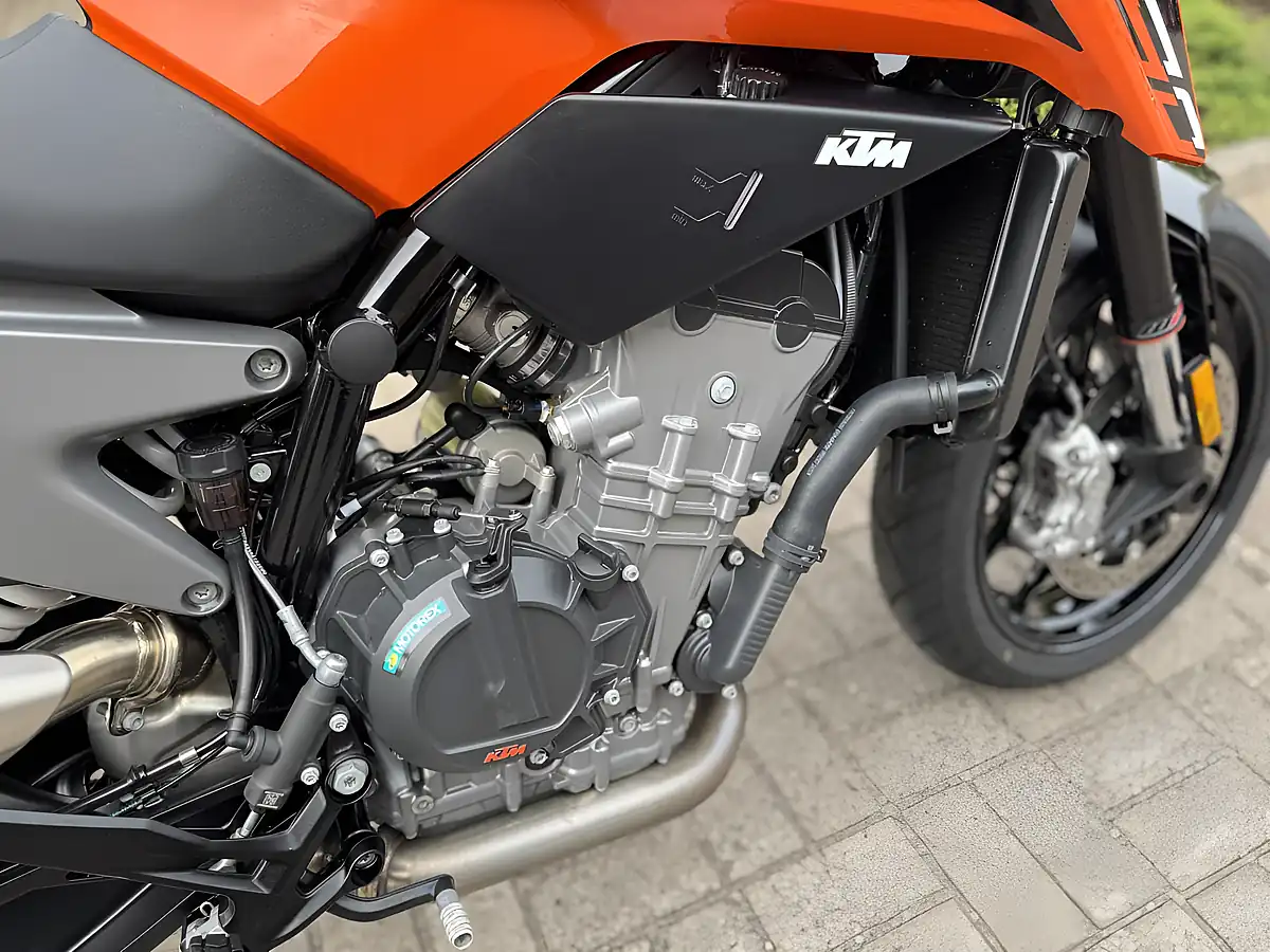 Used 2025 Ktm 790 Duke L 24 Orange - Interior and Exterior details 13