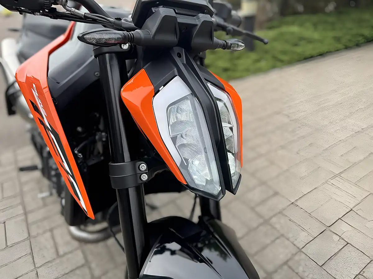 Used 2025 Ktm 790 Duke L 24 Orange - Interior and Exterior details 15