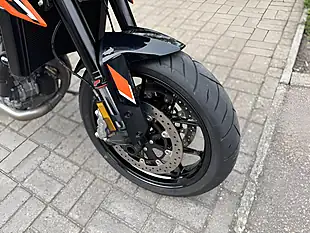 Used 2025 Ktm 790 Duke L 24 Orange - Interior and Exterior details 16