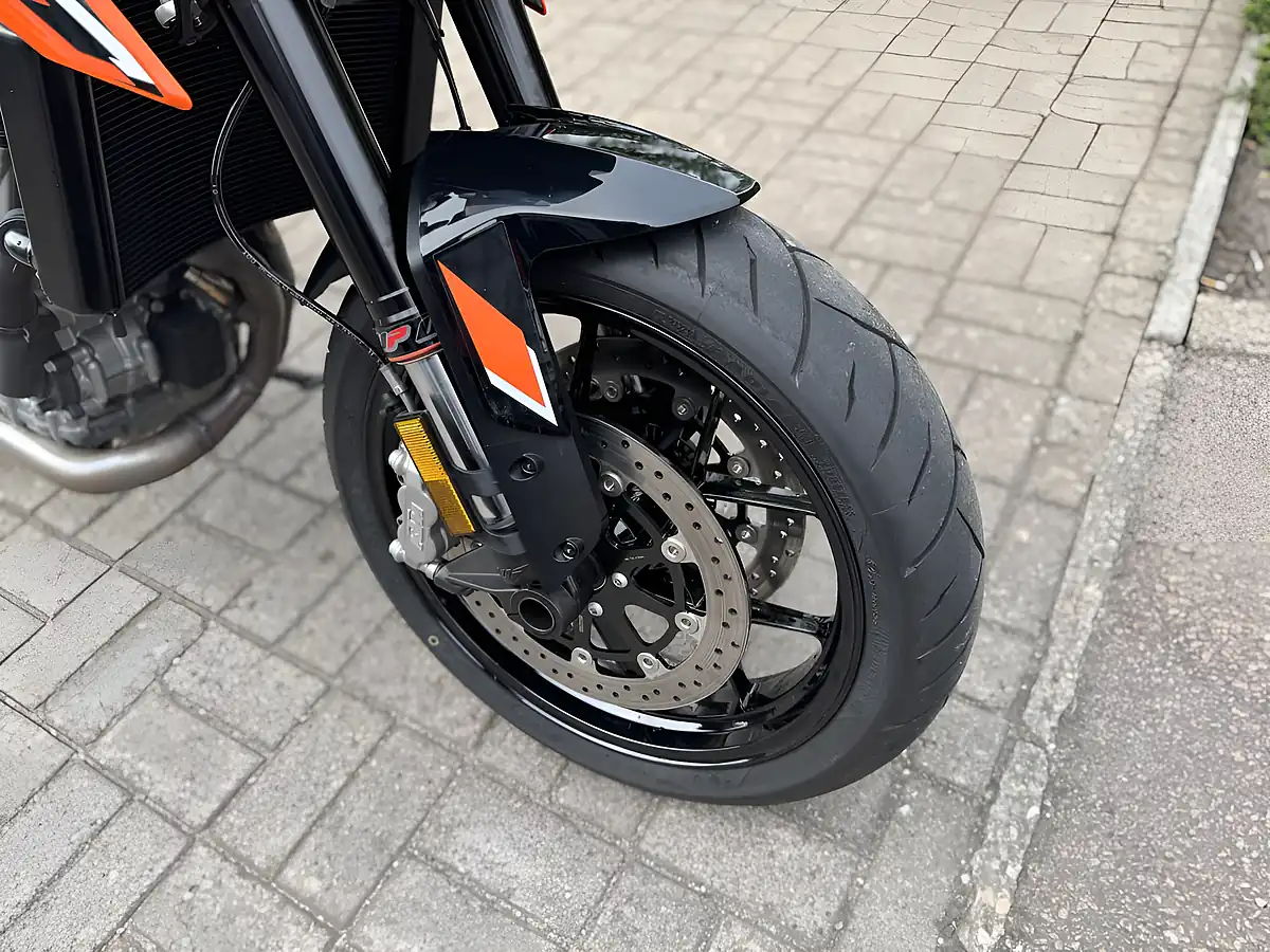 Used 2025 Ktm 790 Duke L 24 Orange - Interior and Exterior details 16