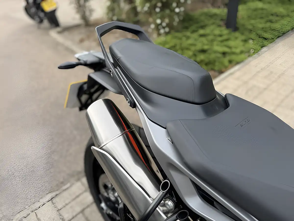 Used 2025 Ktm 790 Duke L 24 Orange - Interior and Exterior details 17
