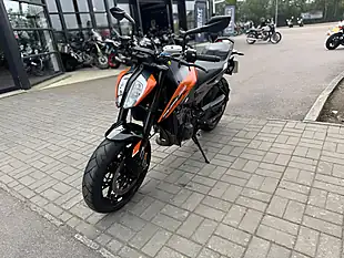 Used 2025 Ktm 790 Duke L 24 Orange - Interior and Exterior details 5
