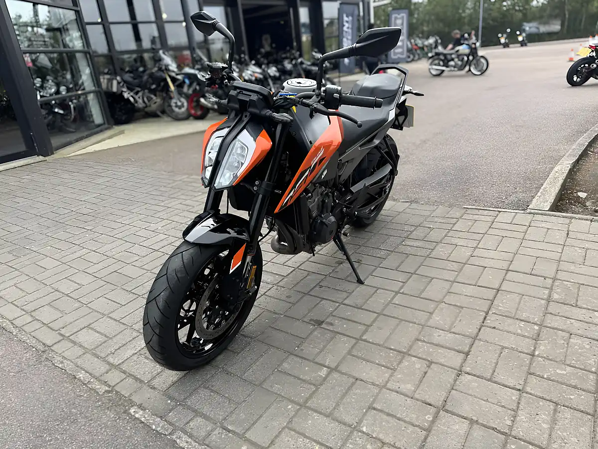 Used 2025 Ktm 790 Duke L 24 Orange - Interior and Exterior details 5