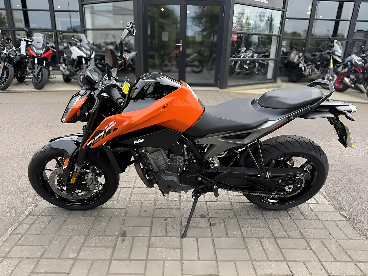 Used 2025 Ktm 790 Duke L 24 Orange - Interior and Exterior details 6