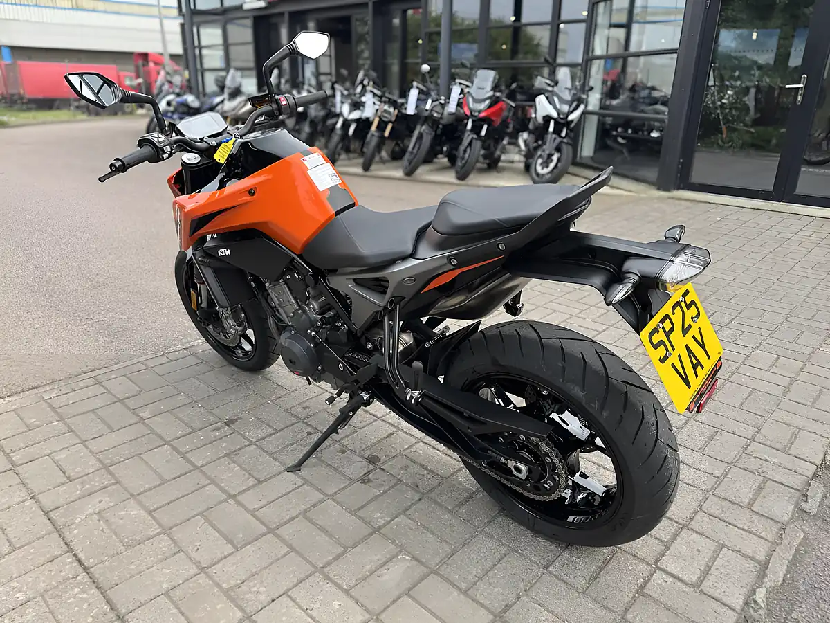 Used 2025 Ktm 790 Duke L 24 Orange - Interior and Exterior details 7