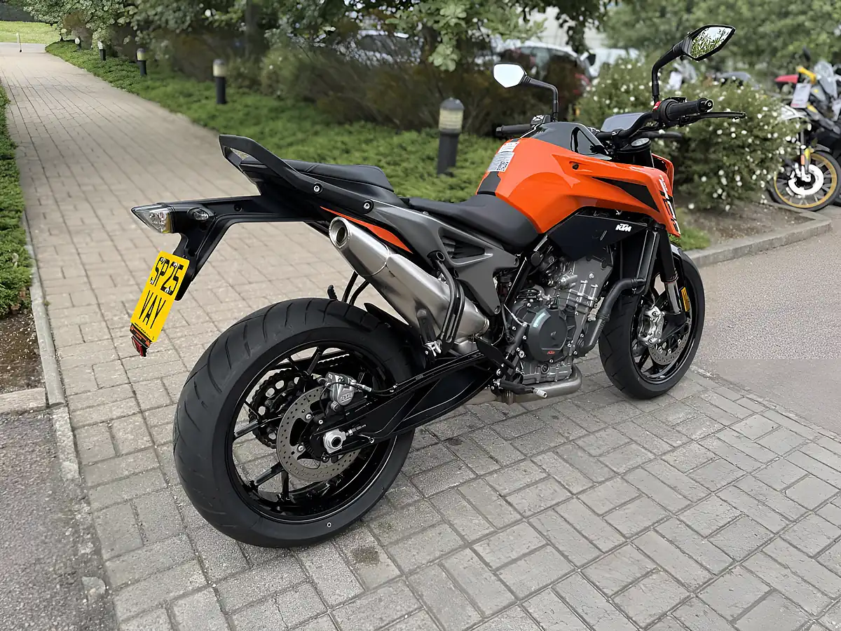 Used 2025 Ktm 790 Duke L 24 Orange - Interior and Exterior details 9