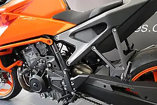 Used 2025 Ktm 990 Duke Full Tech Pack Orange - Interior and Exterior details 11