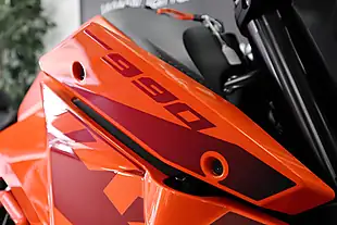 Used 2025 Ktm 990 Duke Full Tech Pack Orange - Interior and Exterior details 8