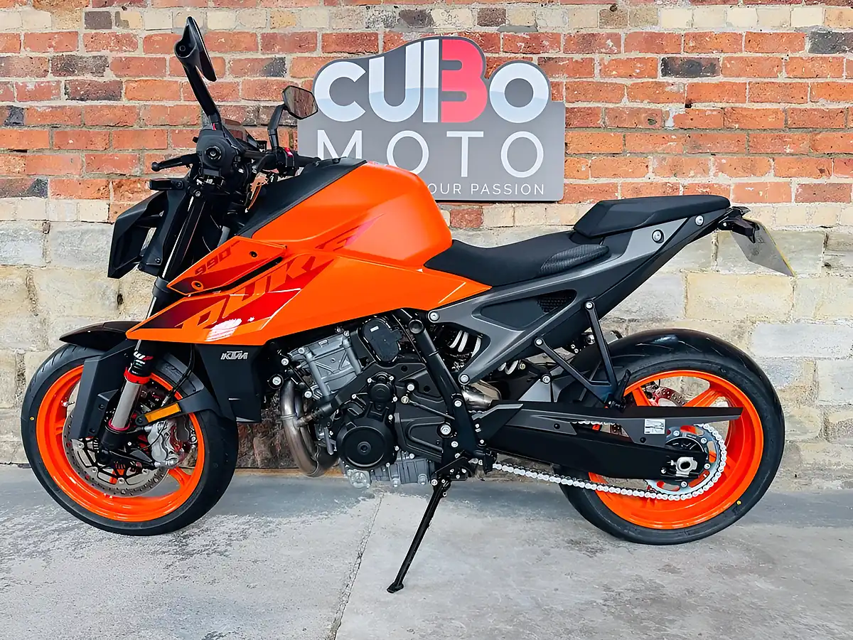 Used 2025 Ktm 990 Duke Orange - Interior and Exterior details 11