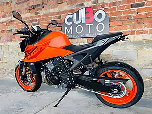 Used 2025 Ktm 990 Duke Orange - Interior and Exterior details 13