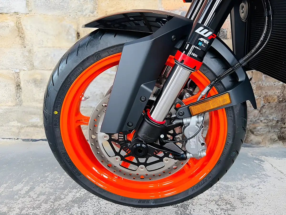 Used 2025 Ktm 990 Duke Orange - Interior and Exterior details 14