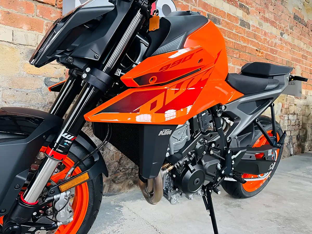 Used 2025 Ktm 990 Duke Orange - Interior and Exterior details 15