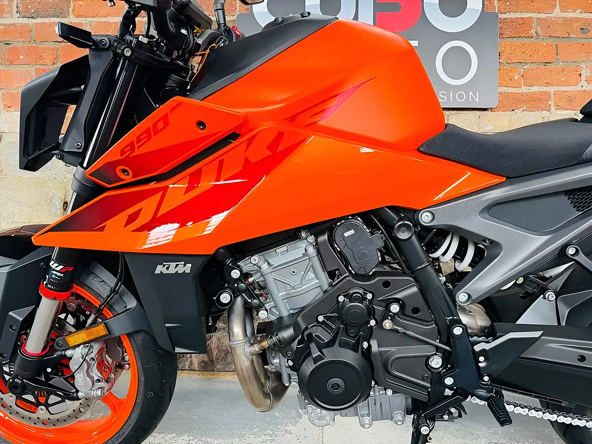 Used 2025 Ktm 990 Duke Orange - Interior and Exterior details 16