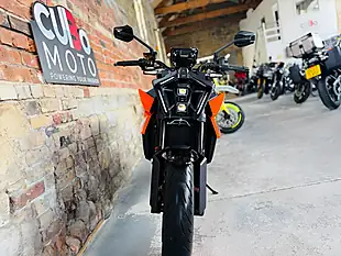 Used 2025 Ktm 990 Duke Orange - Interior and Exterior details 19