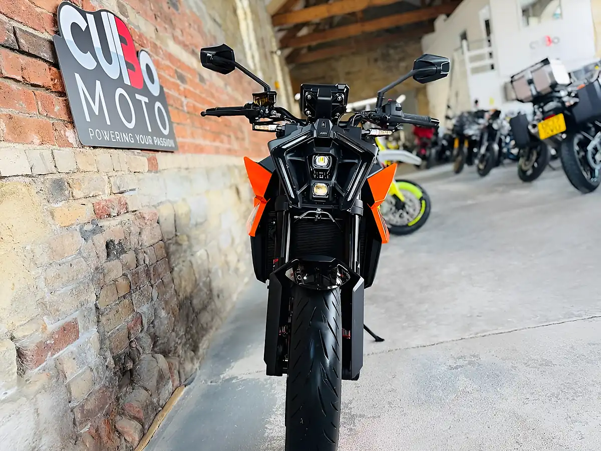 Used 2025 Ktm 990 Duke Orange - Interior and Exterior details 19