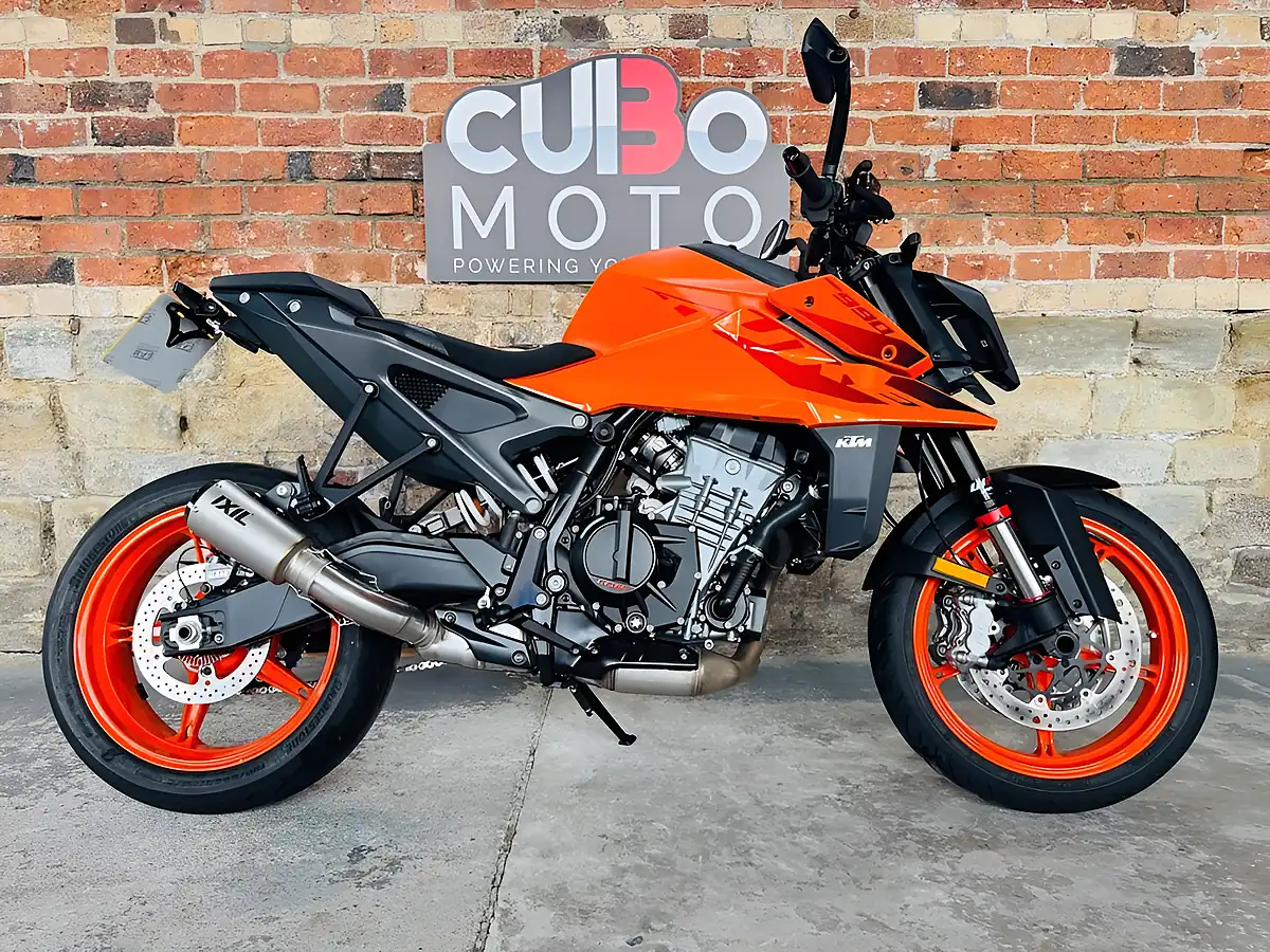 Used 2025 Ktm 990 Duke Orange - Interior and Exterior details 2