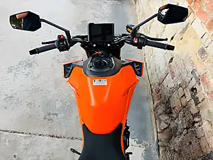 Used 2025 Ktm 990 Duke Orange - Interior and Exterior details 20