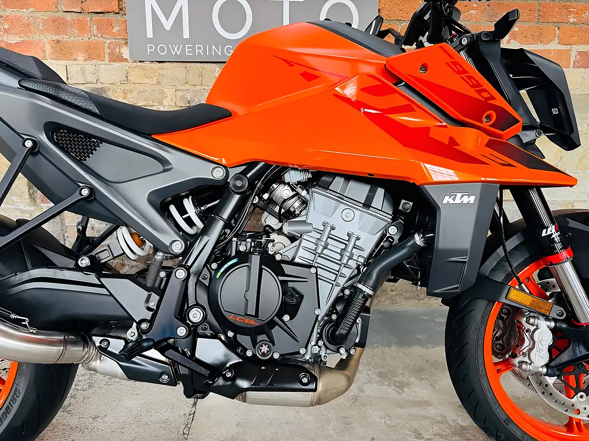 Used 2025 Ktm 990 Duke Orange - Interior and Exterior details 7