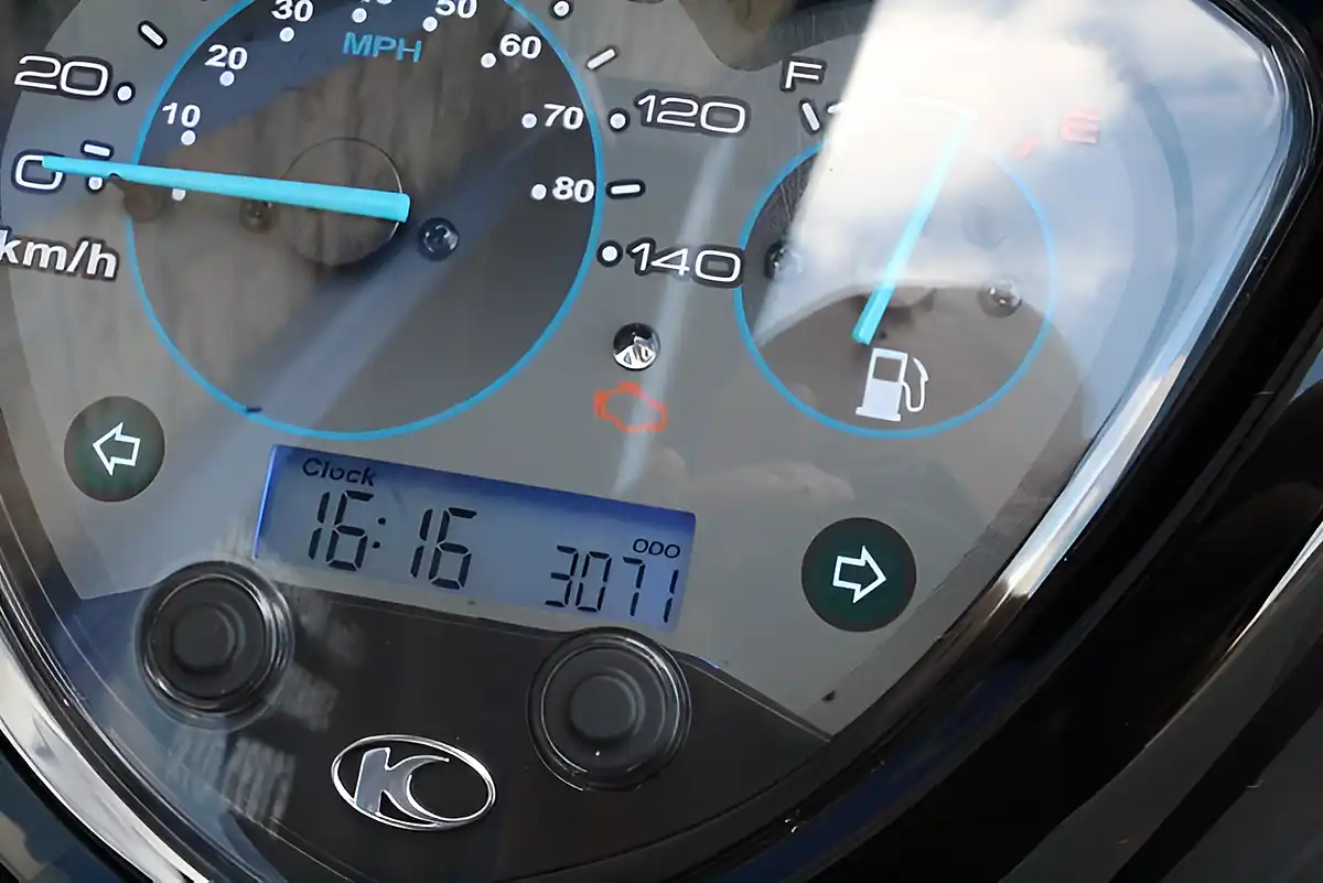 Used 2025 Kymco Agility City 125 City With Top Box Black - Interior and Exterior details 4
