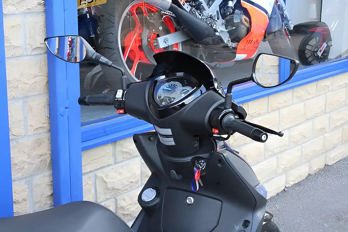 Used 2025 Kymco Agility City 125 City With Top Box Black - Interior and Exterior details 9