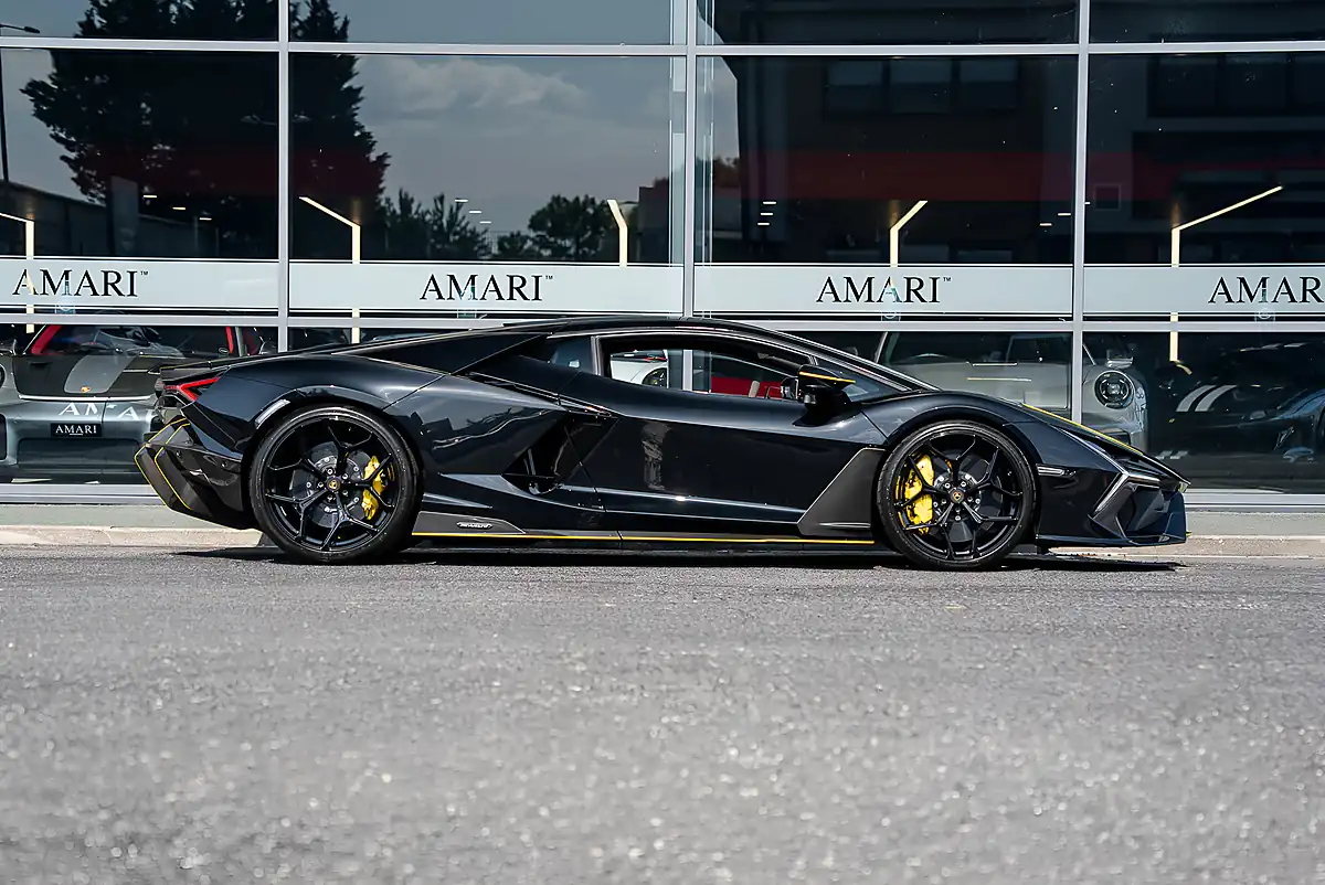 Used 2025 Lamborghini Revuelto S-a Nero Helene - Interior and Exterior details 2