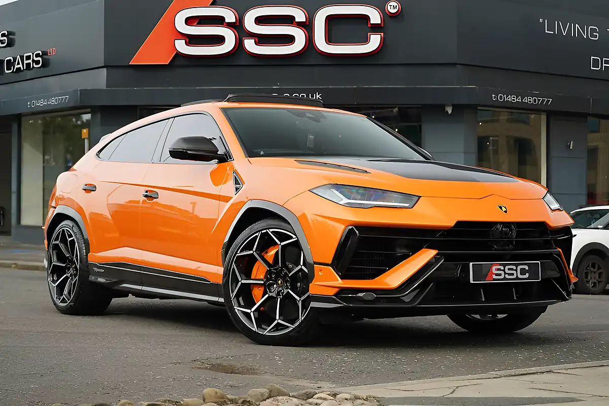 Used 2025 Lamborghini Urus Performante Arancio Borealis (orange) - Front View