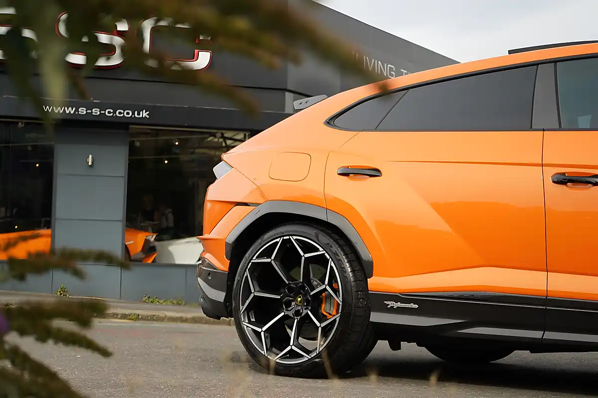 Used 2025 Lamborghini Urus Performante Arancio Borealis (orange) - Interior and Exterior details 19