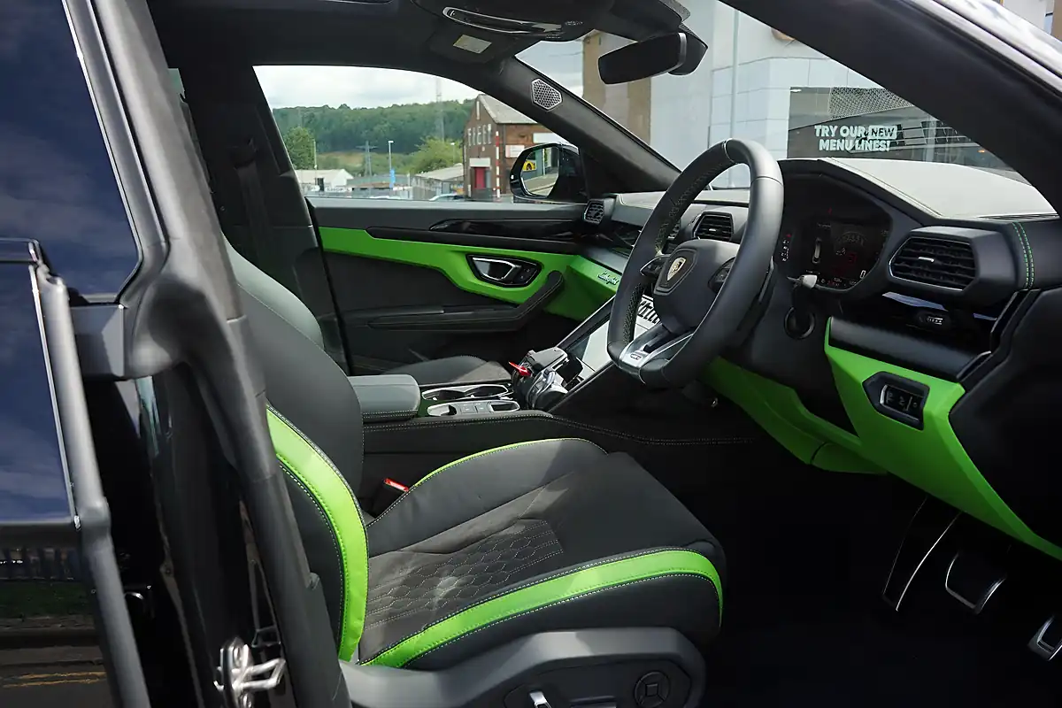 Used 2025 Lamborghini Urus S Black - Interior and Exterior details 13