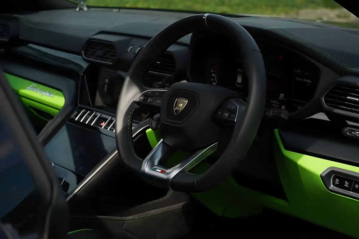 Used 2025 Lamborghini Urus S Black - Interior and Exterior details 14