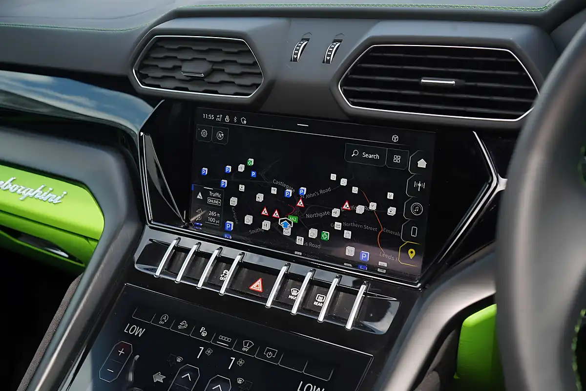 Used 2025 Lamborghini Urus S Black - Interior and Exterior details 19