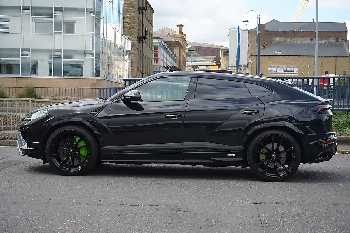 Used 2025 Lamborghini Urus S Black - Interior and Exterior details 7