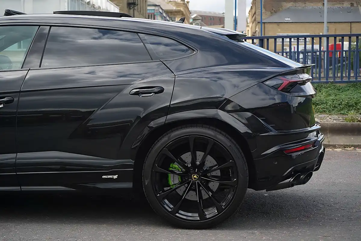 Used 2025 Lamborghini Urus S Black - Interior and Exterior details 9