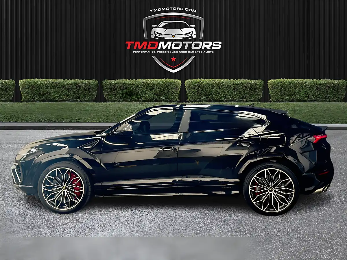 Used 2025 Lamborghini Urus Se Black - Interior and Exterior details 4
