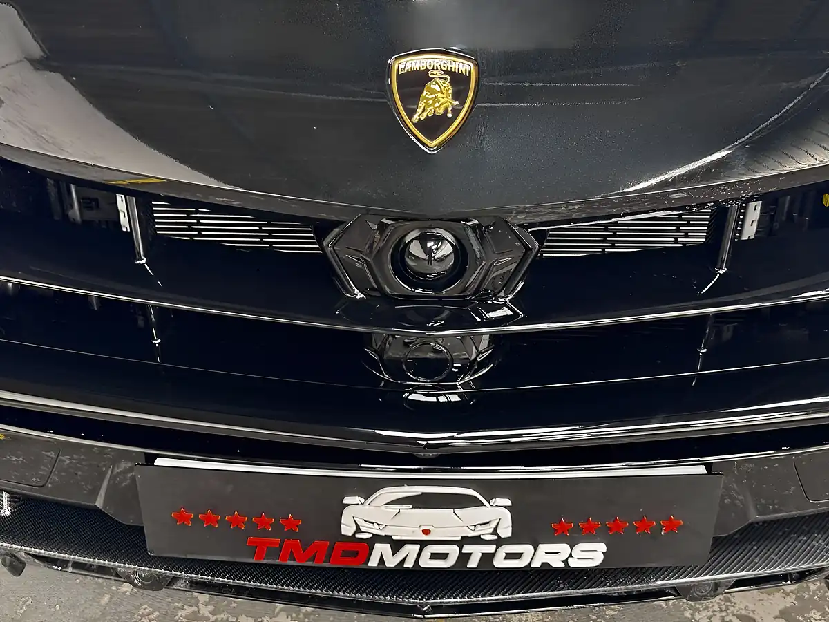 Used 2025 Lamborghini Urus Se Black - Interior and Exterior details 9