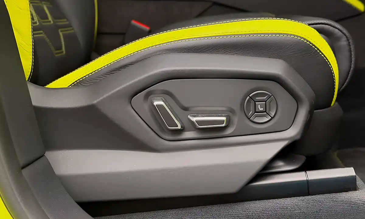 Used 2025 Lamborghini Urus Se Green - Interior and Exterior details 13