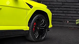 Used 2025 Lamborghini Urus Se Green - Interior and Exterior details 14