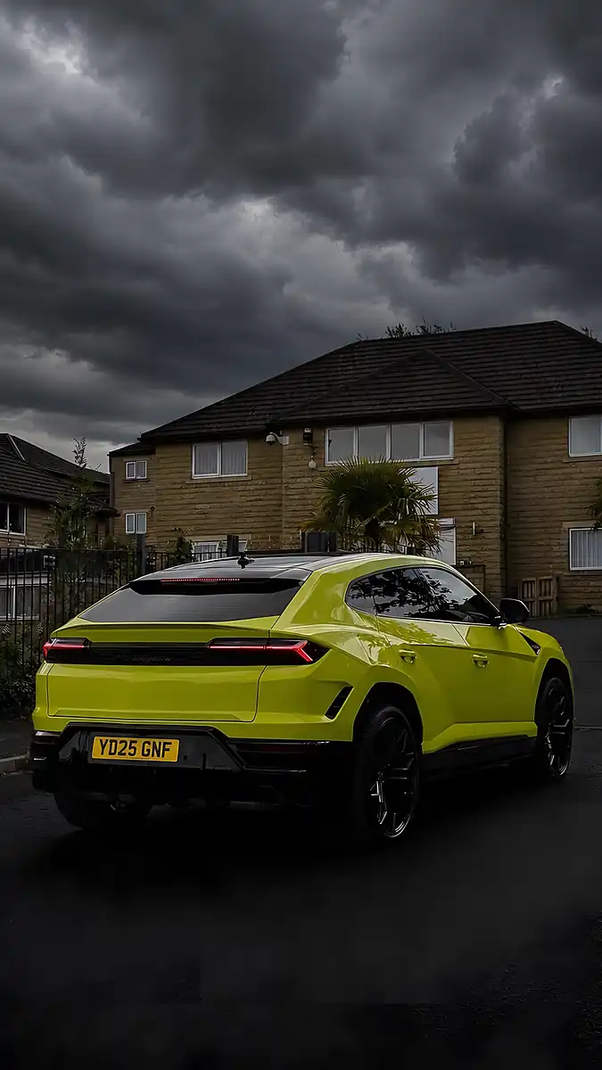 Used 2025 Lamborghini Urus Se Green - Interior and Exterior details 18