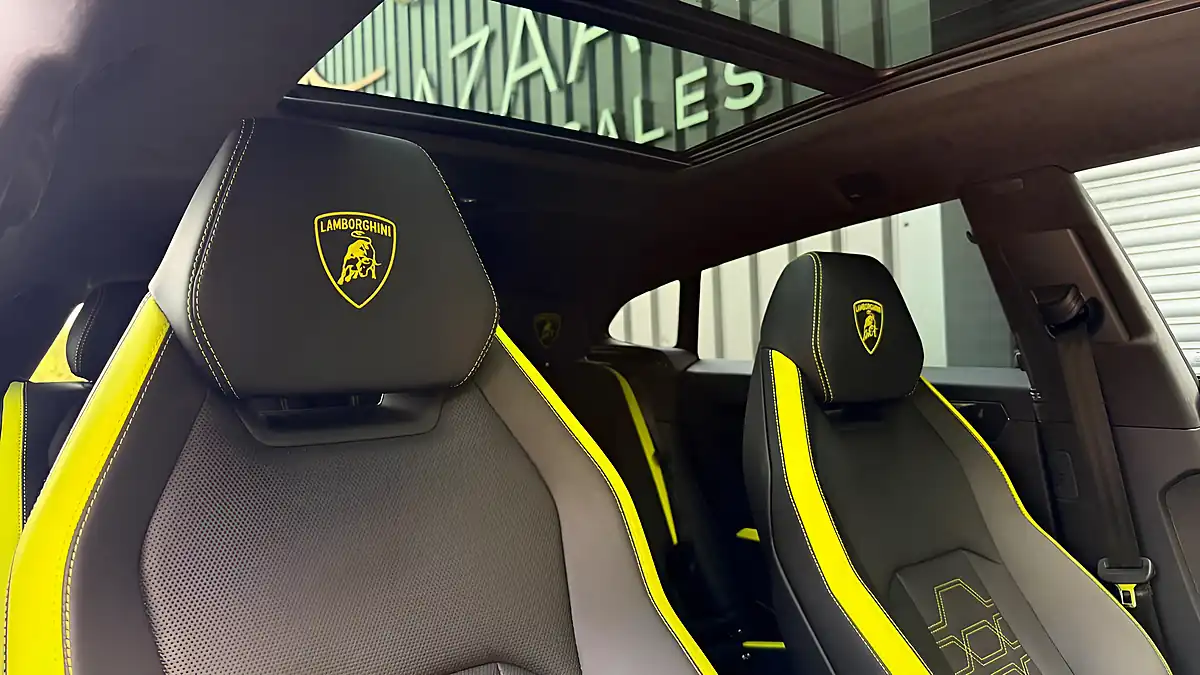 Used 2025 Lamborghini Urus Se Green - Interior and Exterior details 8