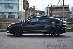 Used 2025 Lamborghini Urus Se Nero Helene (black) - Interior and Exterior details 11
