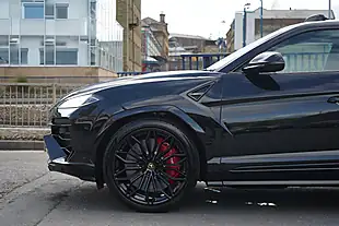 Used 2025 Lamborghini Urus Se Nero Helene (black) - Interior and Exterior details 8