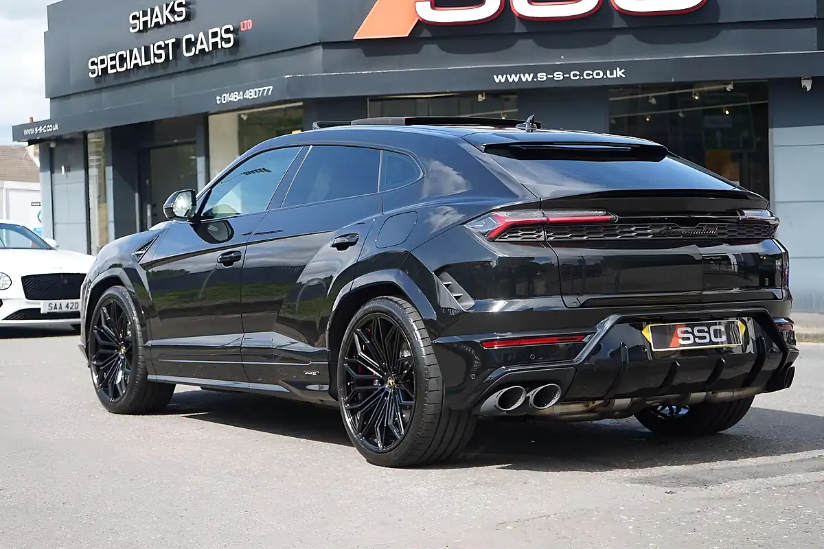 Used 2025 Lamborghini Urus Se Nero Helene (black) - Interior and Exterior details 9