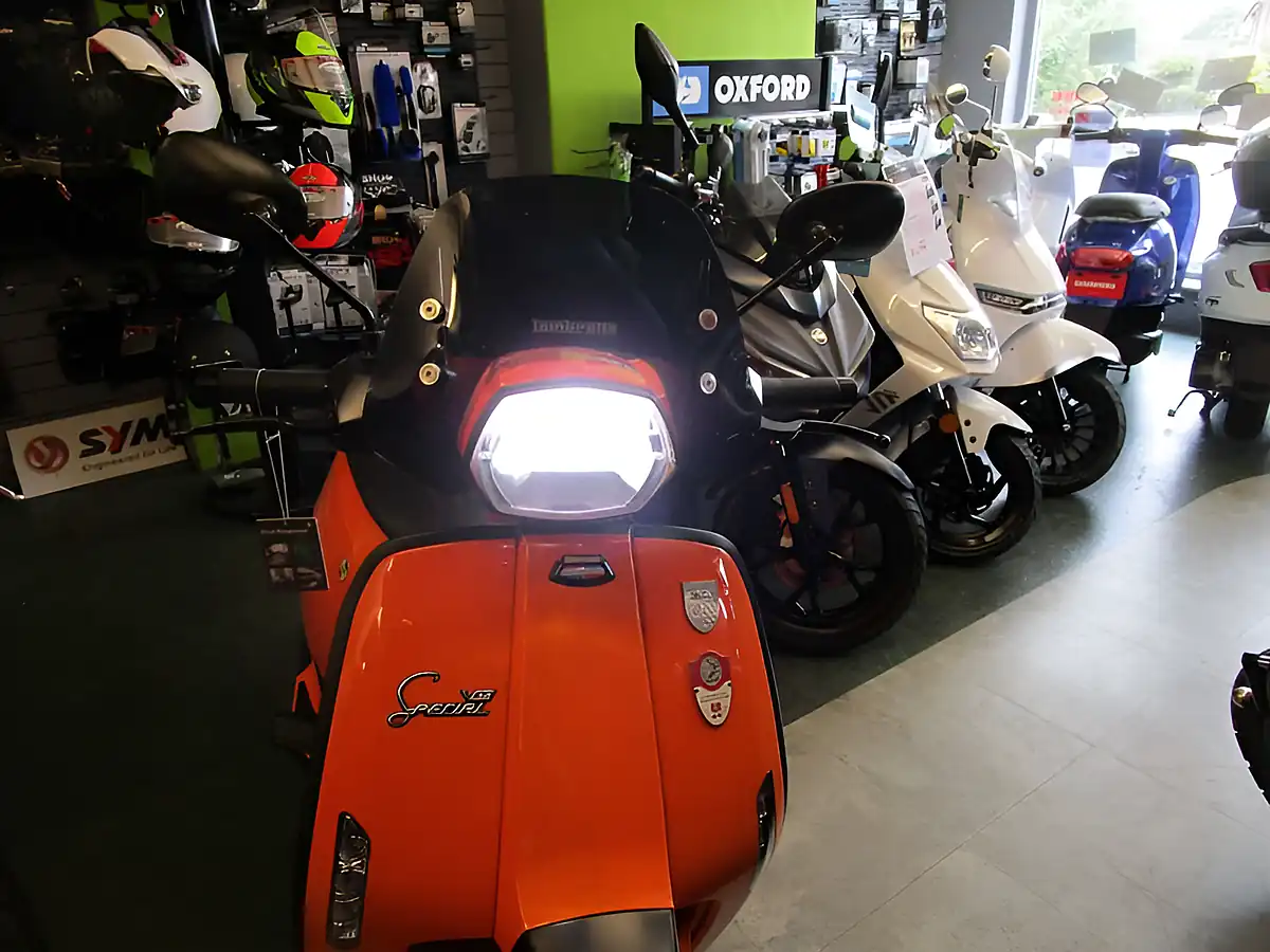 Used 2025 Lambretta V-50 Special Orange - Interior and Exterior details 19