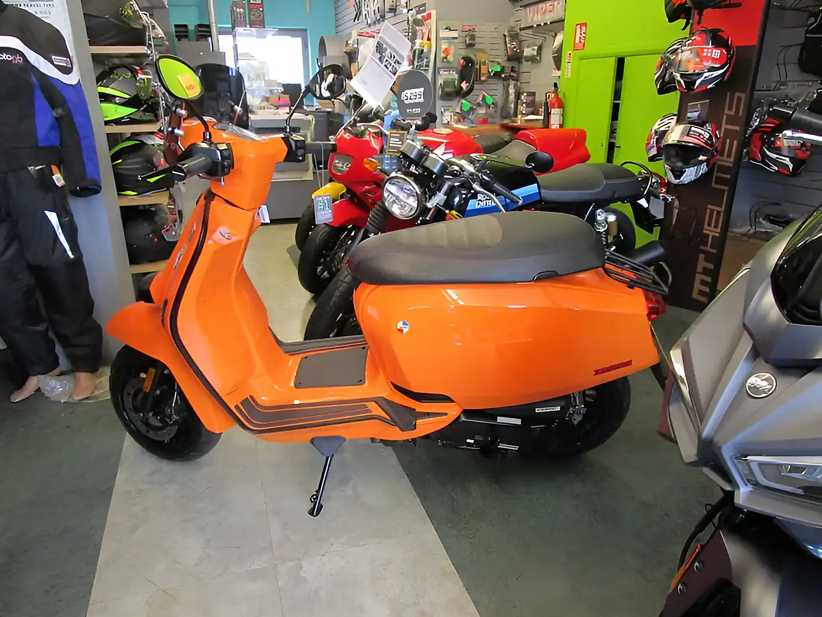 Used 2025 Lambretta V-50 Special Orange - Interior and Exterior details 8