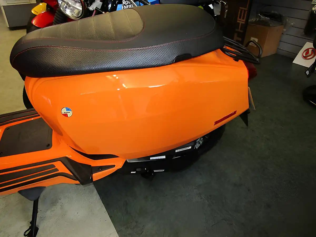 Used 2025 Lambretta V-50 Special Orange - Interior and Exterior details 14