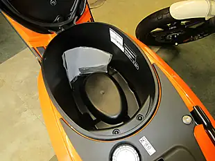 Used 2025 Lambretta V-50 Special Orange - Interior and Exterior details 17