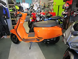 Used 2025 Lambretta V-50 Special Orange - Interior and Exterior details 8
