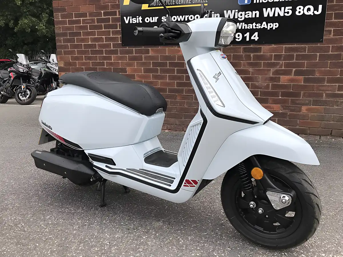 Used 2025 Lambretta X 125 White - Interior and Exterior details 2