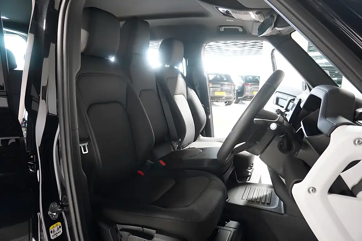 Used 2025 Land Rover Defender 110 S Hard Top Santorini Black - Interior and Exterior details 9