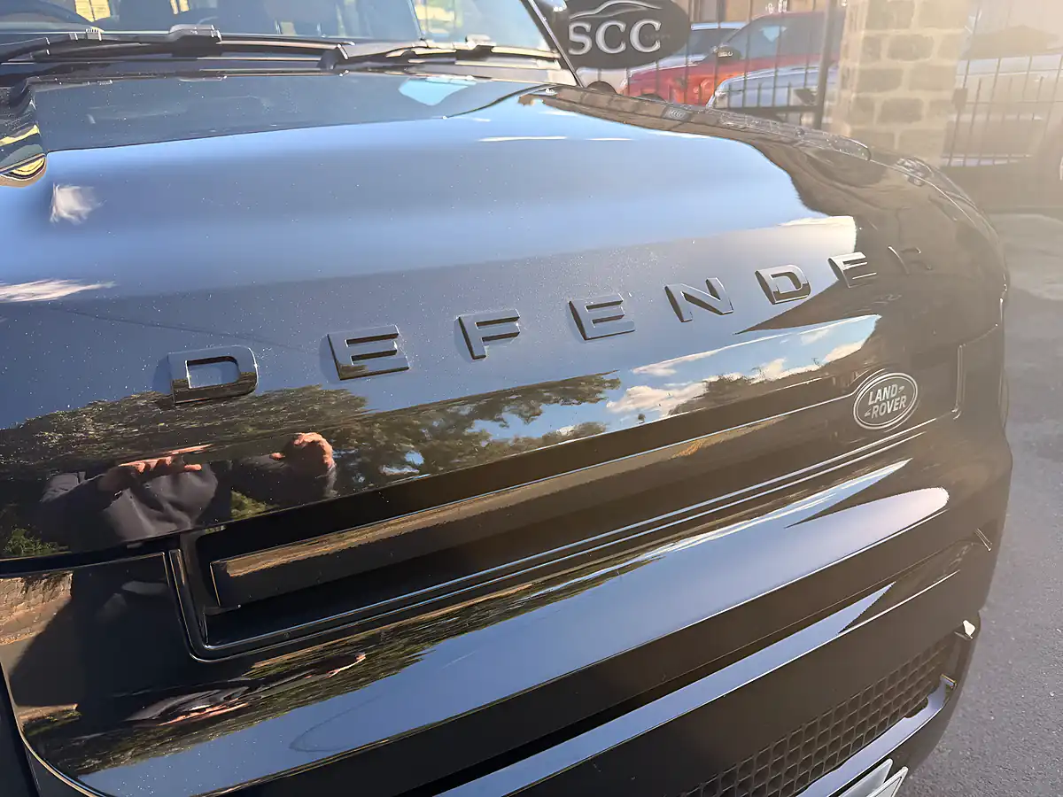 Used 2025 Land Rover Defender 110 X-Dynamic Hse Santorini Black - Interior and Exterior details 11