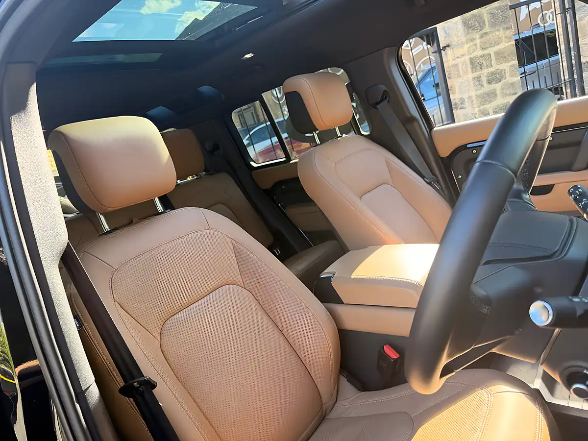 Used 2025 Land Rover Defender 110 X-Dynamic Hse Santorini Black - Interior and Exterior details 13